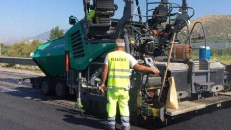 Anas ha. comunicato che proprio oggi inizieranno i lavori di ripavimentazione del fondo stradale del tratto Anas ha. comunicato che proprio oggi inizieranno i lavori di ripavimentazione del fondo stradale del tratto