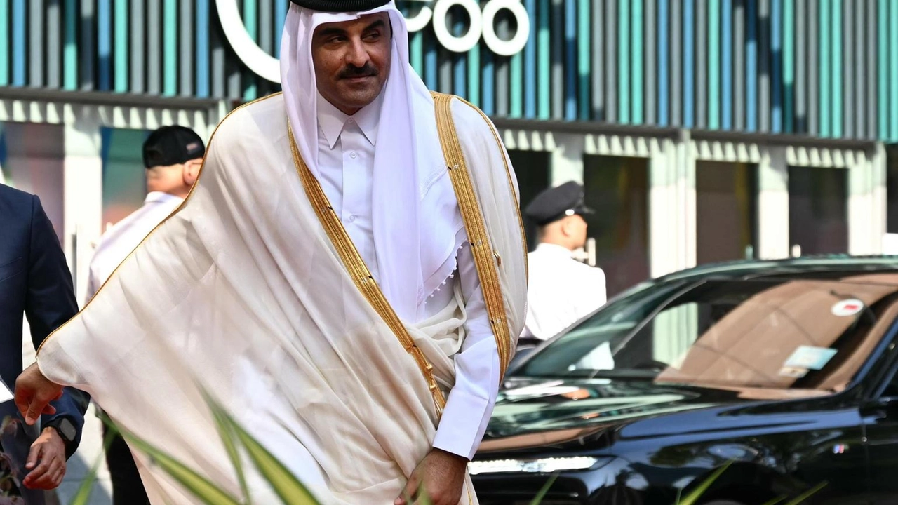 L'emiro Al Thani ha parlato al telefono con Donald Trump L'emiro Al Thani ha parlato al telefono con Donald Trump