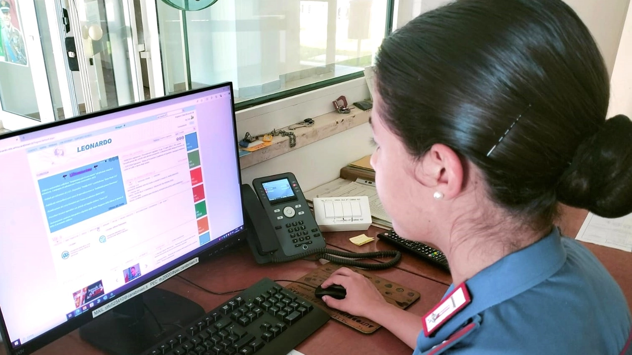 Ogni giorno decine di anziani ricevono richieste telefoniche di soldi e preziosi Ogni giorno decine di anziani ricevono richieste telefoniche di soldi e preziosi
