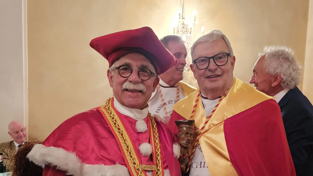Il Semplice Stefano Pampaloni ed il Gran Maestro in carica Monsieur Jean Max Manceau Il Semplice Stefano Pampaloni ed il Gran Maestro in carica Monsieur Jean Max Manceau