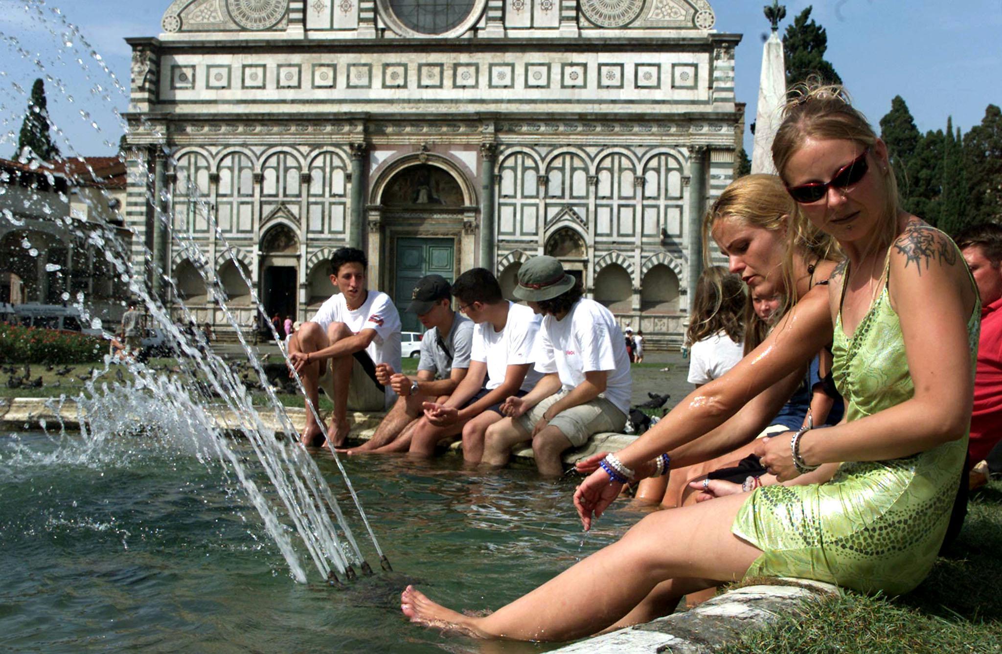 Caldo eccezionale: a Firenze continua l’allerta rossa Caldo eccezionale: a Firenze continua l’allerta rossa
