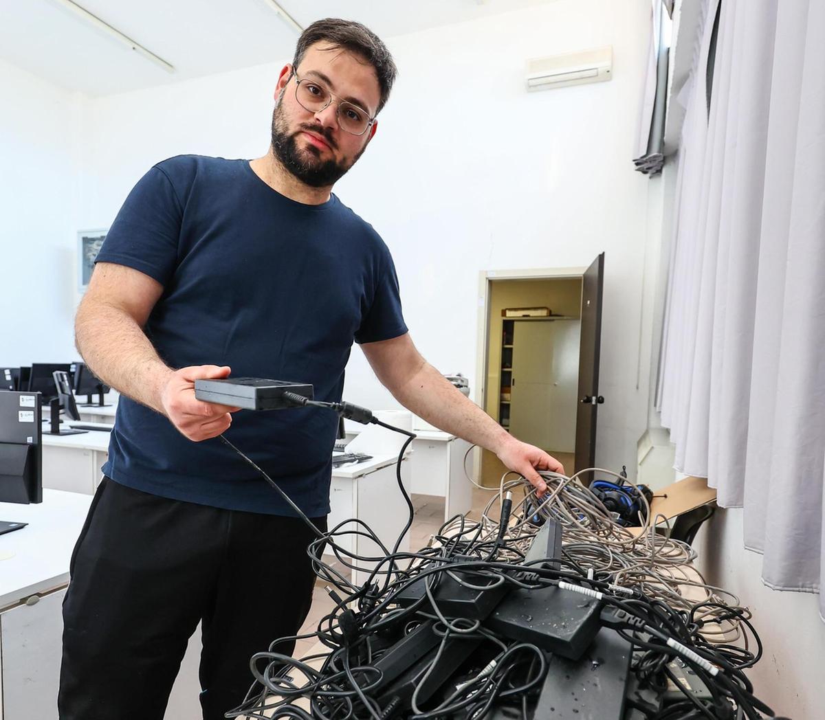 Inizio della scuola con bocciatura: "Mancano spazi, sicurezza e decoro" Inizio della scuola con bocciatura: "Mancano spazi, sicurezza e decoro"
