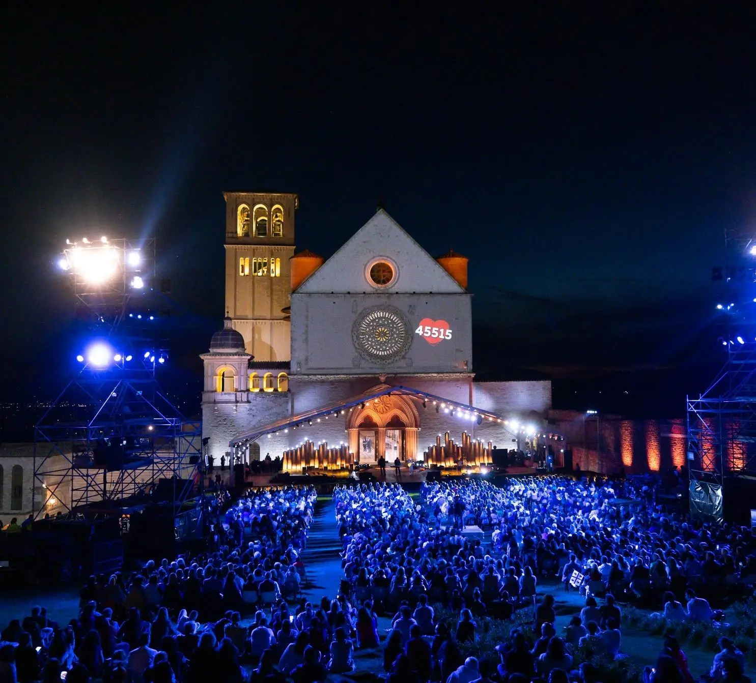 Ad Assisi il concerto nel nome di Francesco condotto da Carlo Conti. Sarà in prima serata su RaiUno