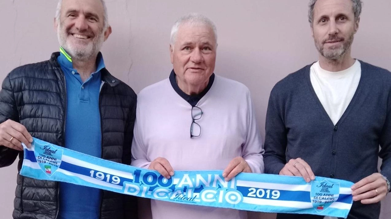 Il confermato staff dell’Incisa col ds Fabio Lampredi, il presidente Giancarlo Pasquini e mister Francesco Martelloni Il confermato staff dell’Incisa col ds Fabio Lampredi, il presidente Giancarlo Pasquini e mister Francesco Martelloni