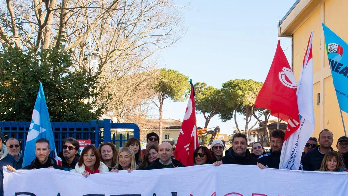 Una manifestazione contro le vittime degli incidenti sul lavoro (Foto Archivio) Una manifestazione contro le vittime degli incidenti sul lavoro (Foto Archivio)