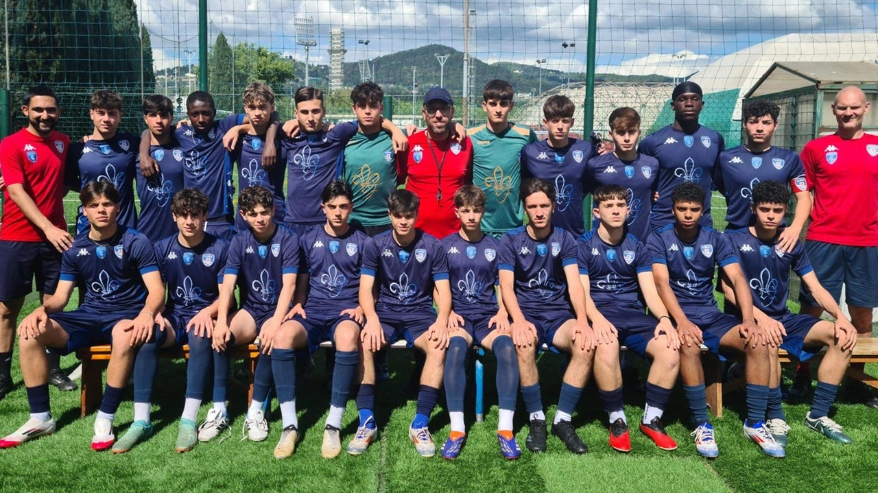 La squadra dei ragazzi della categoria Allievi A Elite anno 2008 della Floria che hanno disputato un ottimo campionato La squadra dei ragazzi della categoria Allievi A Elite anno 2008 della Floria che hanno disputato un ottimo campionato