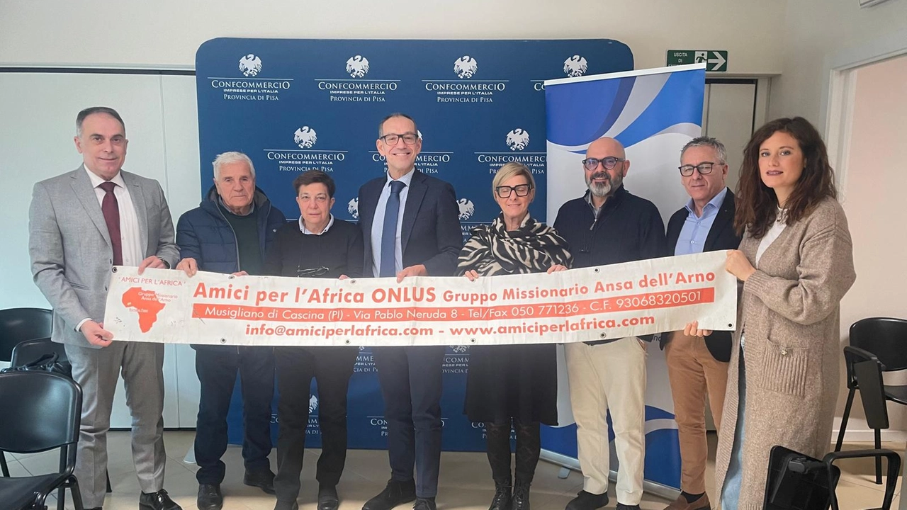 La donazione di Fimaa Confcommercio Pisa alla Onlus Amici per l'Africa La donazione di Fimaa Confcommercio Pisa alla Onlus Amici per l'Africa