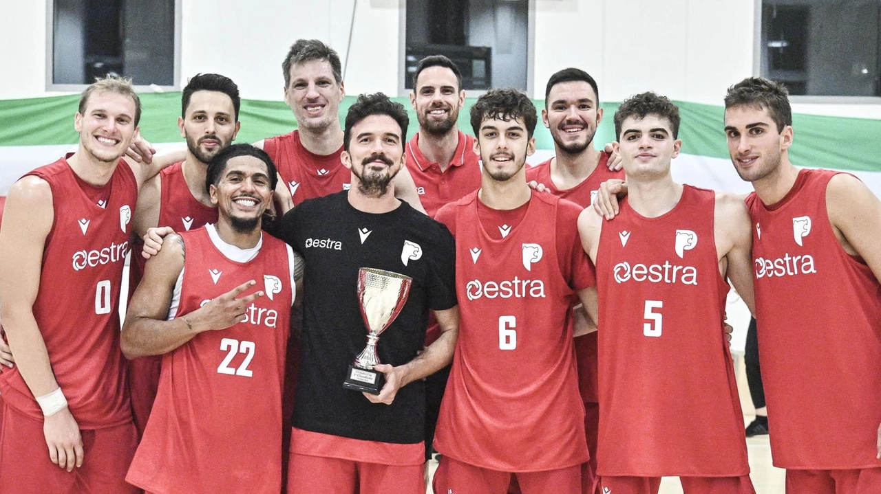L’Estra con l’Us Basket Cup (Maestripieri) L’Estra con l’Us Basket Cup (Maestripieri)
