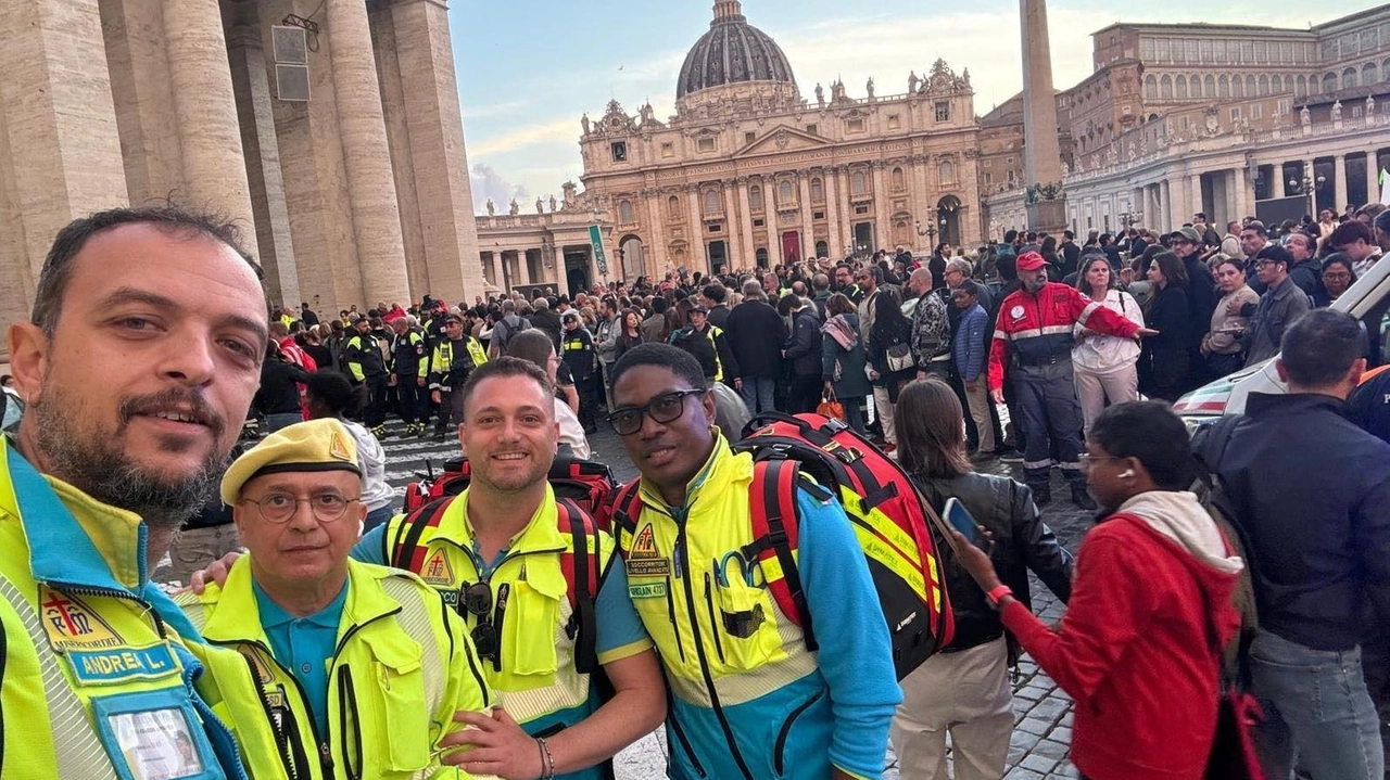 La diocesi invita a partecipare "in un clima comunitario di preghiera". Appello di Confcommercio. E a Roma le Misericordie fiorentine e toscane .