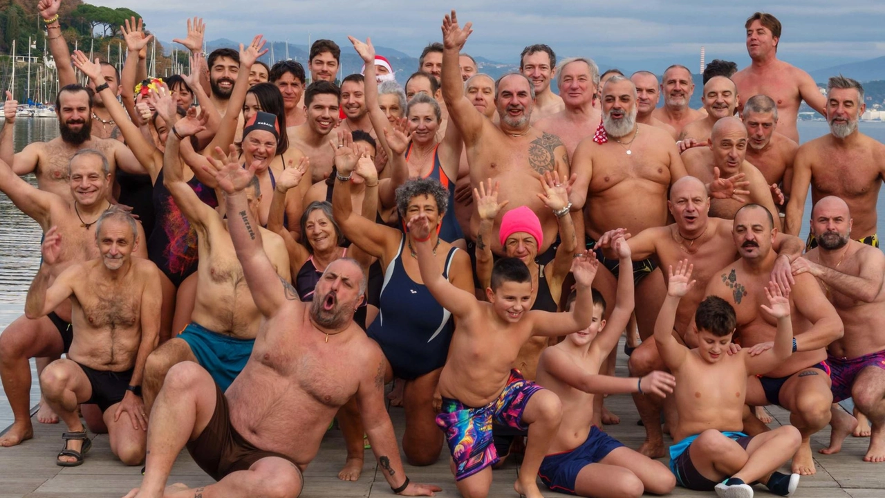 Il tradizionale appuntamento sulle spiagge alle Grazie, Levanto e Tellaro. Al termine per tutti ristoro con cioccolata calda, spumante e panettone. . Il tradizionale appuntamento sulle spiagge alle Grazie, Levanto e Tellaro. Al termine per tutti ristoro con cioccolata calda, spumante e panettone. .