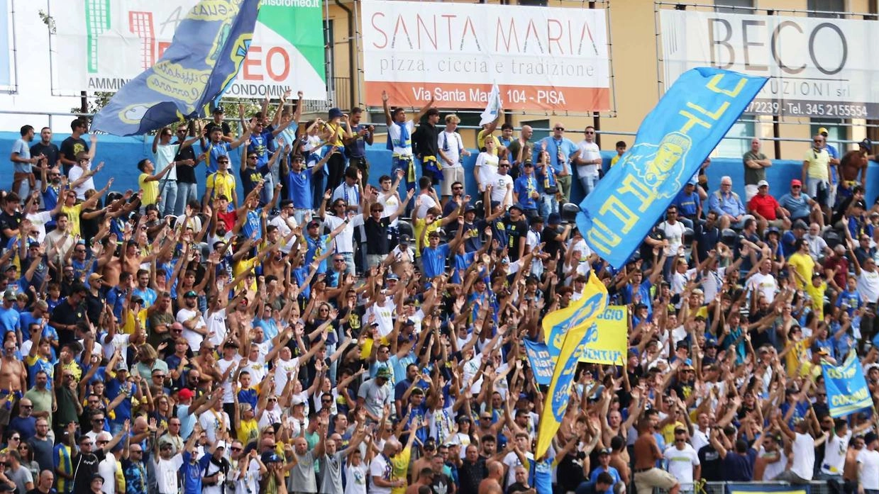 I tifosi della Carrarese non faranno mancare il loro sostegno alla squadra azzurra nella trasferta di Frosinone I tifosi della Carrarese non faranno mancare il loro sostegno alla squadra azzurra nella trasferta di Frosinone