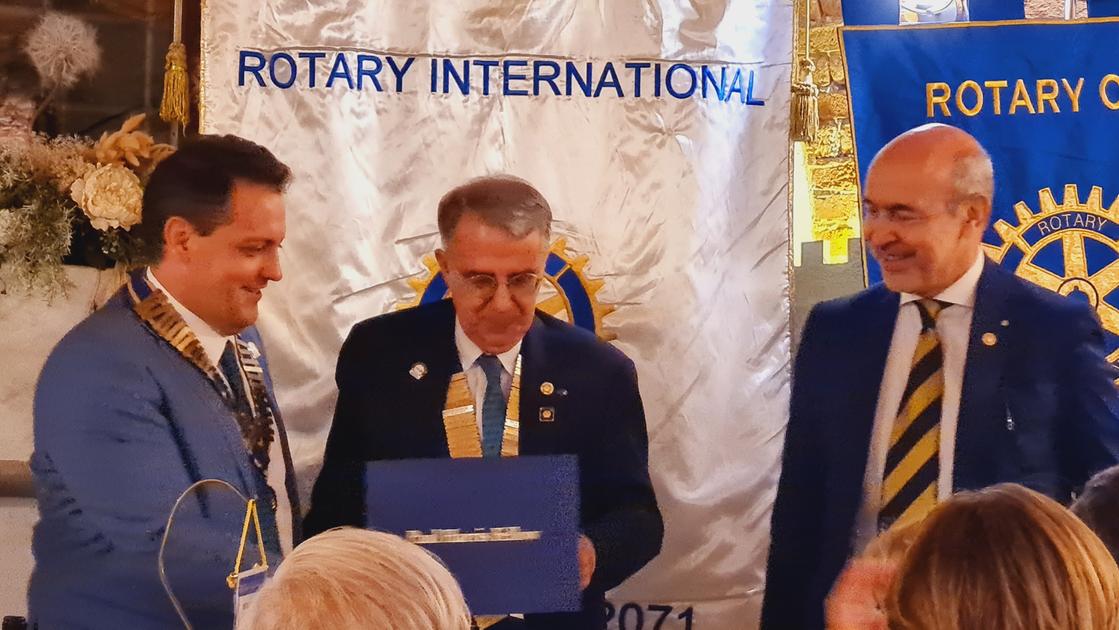 Il Governatore Rotary ai 77 Club della Toscana: "Uniti per fare del bene" Il Governatore Rotary ai 77 Club della Toscana: "Uniti per fare del bene"