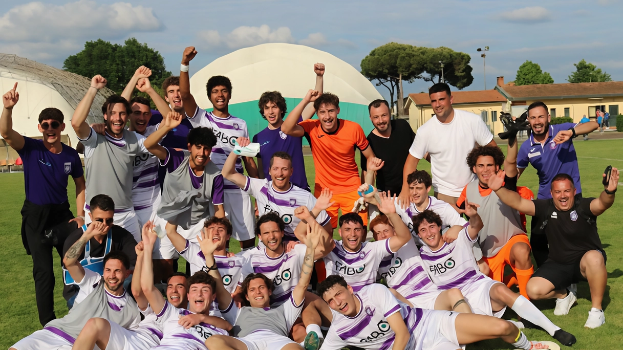 La Larcianese vince 1-0 contro il Pietrasanta nei playoff di Promozione grazie a Salerno. Ora l'Eccellenza è più vicina. La Larcianese vince 1-0 contro il Pietrasanta nei playoff di Promozione grazie a Salerno. Ora l'Eccellenza è più vicina.