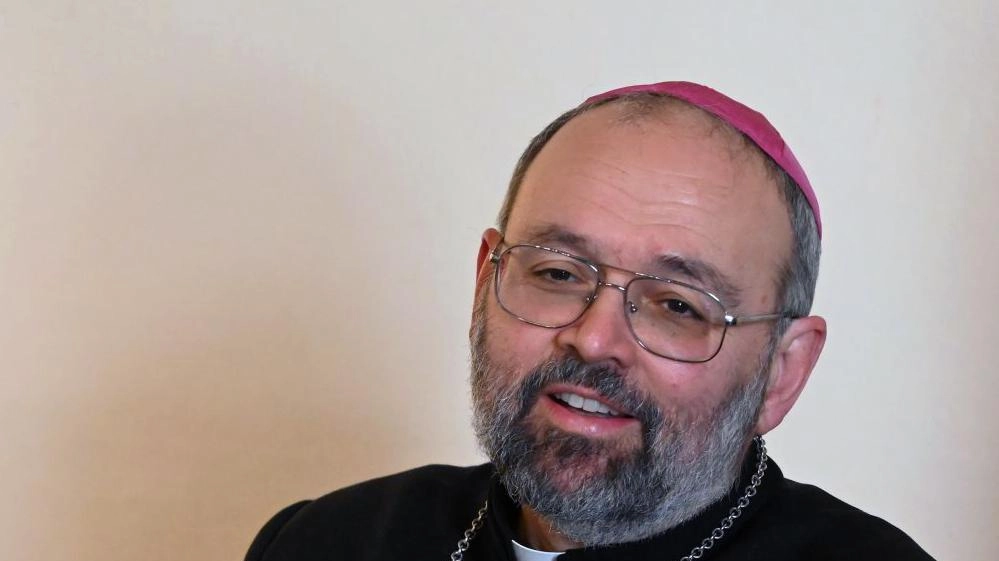 L’arcivescovo di Lucca si è confrontato sul tema con Alleanza Cattolica. Sulla legge approvata dalla Regione Toscana: "Era meglio soprassedere. Questa è una questione delicata che necessita di una disciplina univoca". L’arcivescovo di Lucca si è confrontato sul tema con Alleanza Cattolica. Sulla legge approvata dalla Regione Toscana: "Era meglio soprassedere. Questa è una questione delicata che necessita di una disciplina univoca".