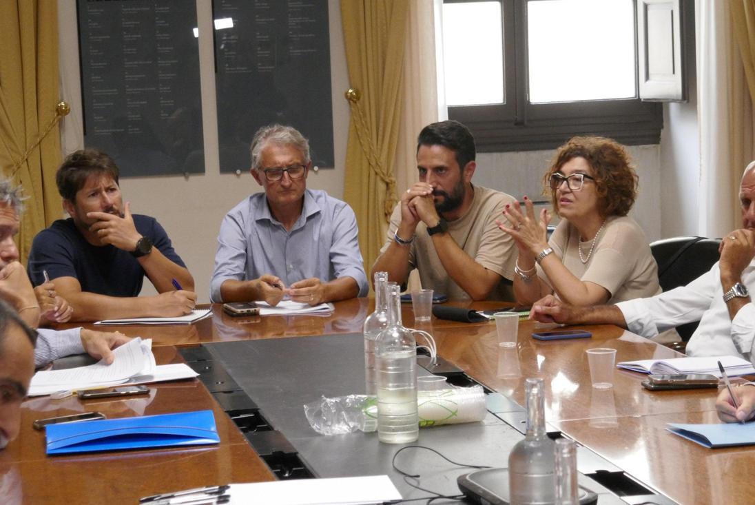 https://www.lanazione.it/image-service/view/acePublic/alias/contentid/Y2UyNDIwOTItMjU2MC00/0/rischio-idraulico-il-comune-detta-i-tempi-report-ogni-20-giorni-rabbia-a-montemurlo.jpeg?f=1.90:1&w=1200