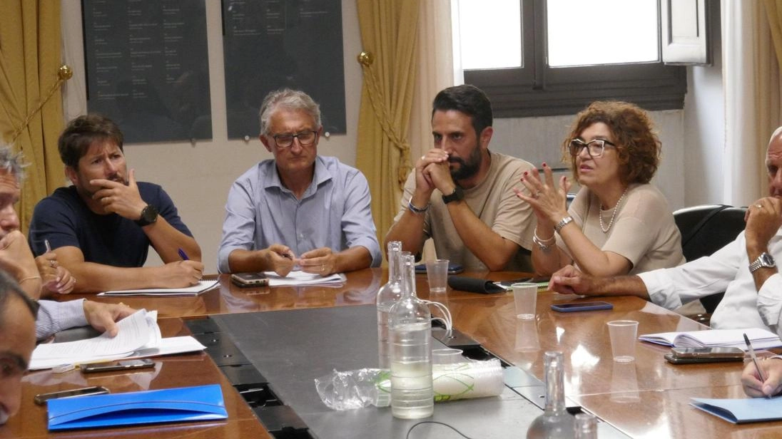 Ieri in Comune il sub commissario ha incontrato tutti gli enti preposti alla sicurezza del territorio: "L’obiettivo è fissare priorità e scadenze" . Ieri in Comune il sub commissario ha incontrato tutti gli enti preposti alla sicurezza del territorio: "L’obiettivo è fissare priorità e scadenze" .