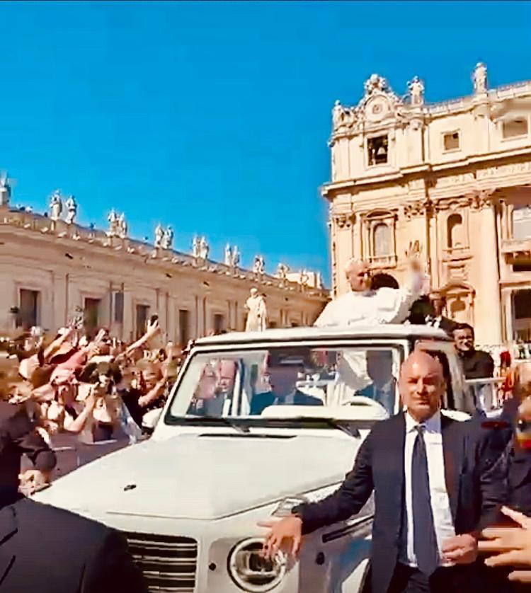 Famiglie in cammino. L’emozione dei senesi per la prima volta con Papa Leone Famiglie in cammino. L’emozione dei senesi per la prima volta con Papa Leone