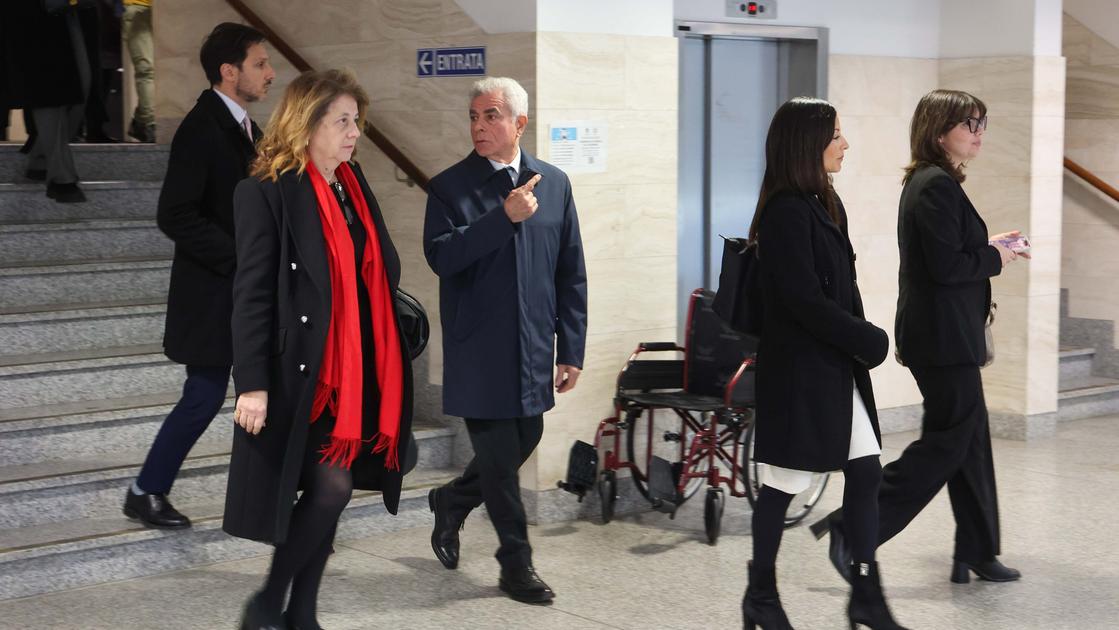 flashmob davanti cantiere strage