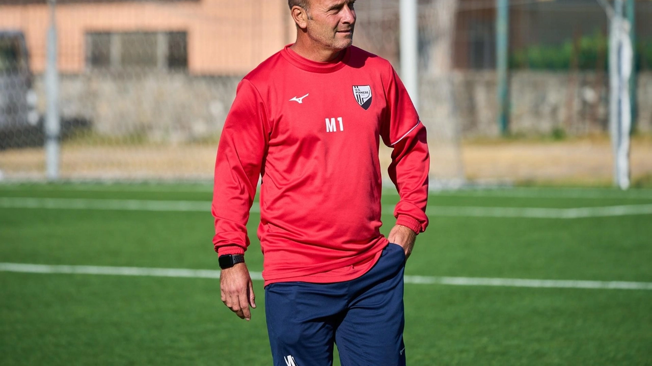TORRES 0 PIANESE 2 TORRES (3-4-2-1): Petriccione; Fabriani, Antonelli, Mercadante; Zecca (18’st Starita), Brentan, Giorico (41’st Masala), Nunziatini (38’pt Sala); Musso (41’st... TORRES 0 PIANESE 2 TORRES (3-4-2-1): Petriccione; Fabriani, Antonelli, Mercadante; Zecca (18’st Starita), Brentan, Giorico (41’st Masala), Nunziatini (38’pt Sala); Musso (41’st...
