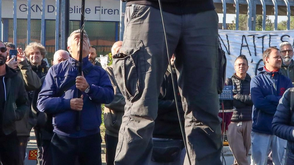 Proposta di legge in Toscana per la creazione di consorzi di sviluppo industriale, con focus su riqualificazione e cooperazione tra istituzioni e lavoratori. Reazioni politiche contrastanti sull'intervento pubblico nel privato. Proposta di legge in Toscana per la creazione di consorzi di sviluppo industriale, con focus su riqualificazione e cooperazione tra istituzioni e lavoratori. Reazioni politiche contrastanti sull'intervento pubblico nel privato.