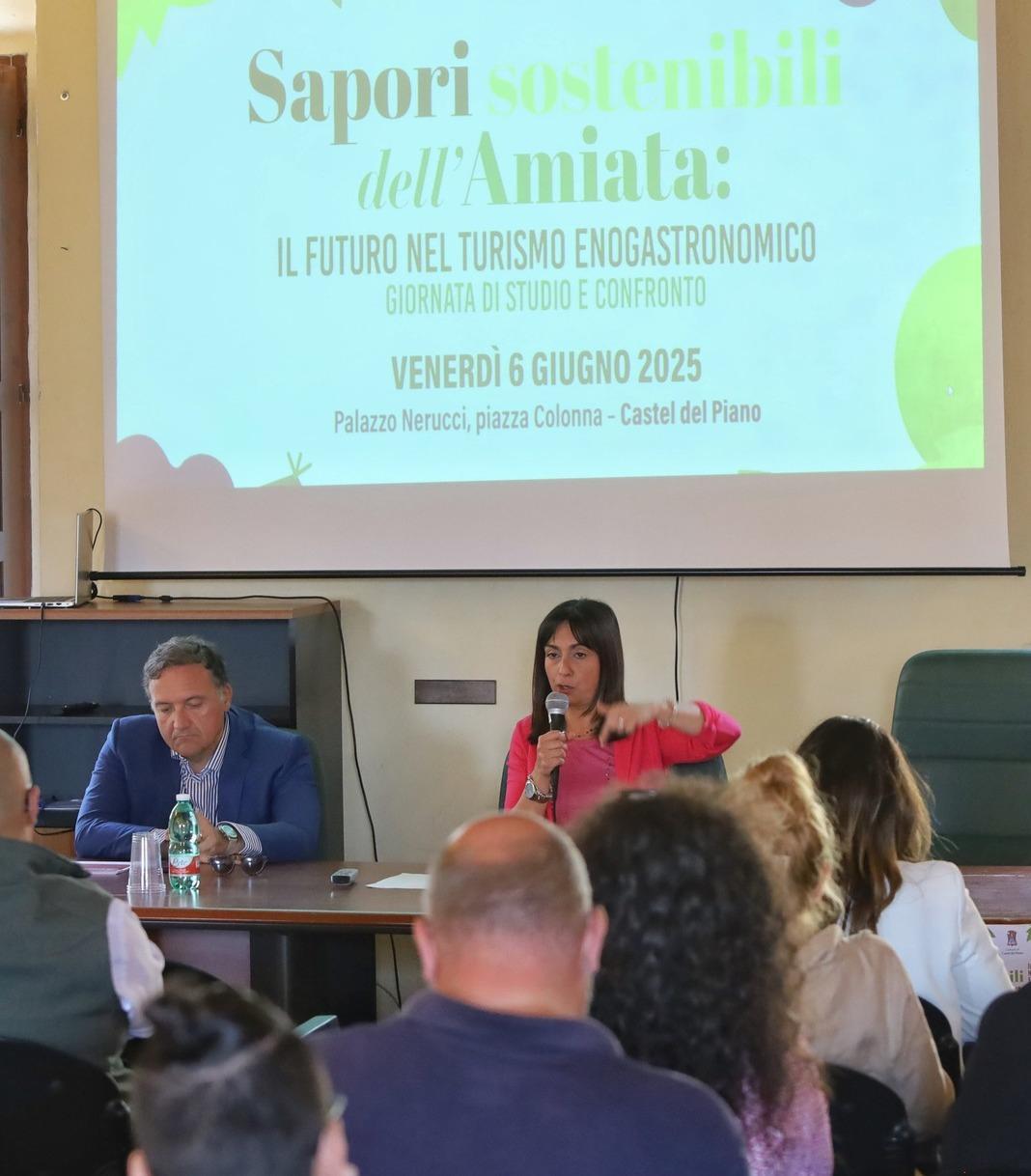 Prodotti tipici volàno del turismo. Formaggi e salumi in primo piano: "Vogliamo valorizzare le ricchezze" Prodotti tipici volàno del turismo. Formaggi e salumi in primo piano: "Vogliamo valorizzare le ricchezze"