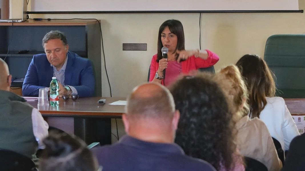 Un momento della presentazione del progetto ’Sapori dell’Amiata’, da parte del sindaco di. Castel del Piano, che ha l’obiettivo di valorizzare i prodotti tipici del territorio montano, anche come volano turistico Un momento della presentazione del progetto ’Sapori dell’Amiata’, da parte del sindaco di. Castel del Piano, che ha l’obiettivo di valorizzare i prodotti tipici del territorio montano, anche come volano turistico