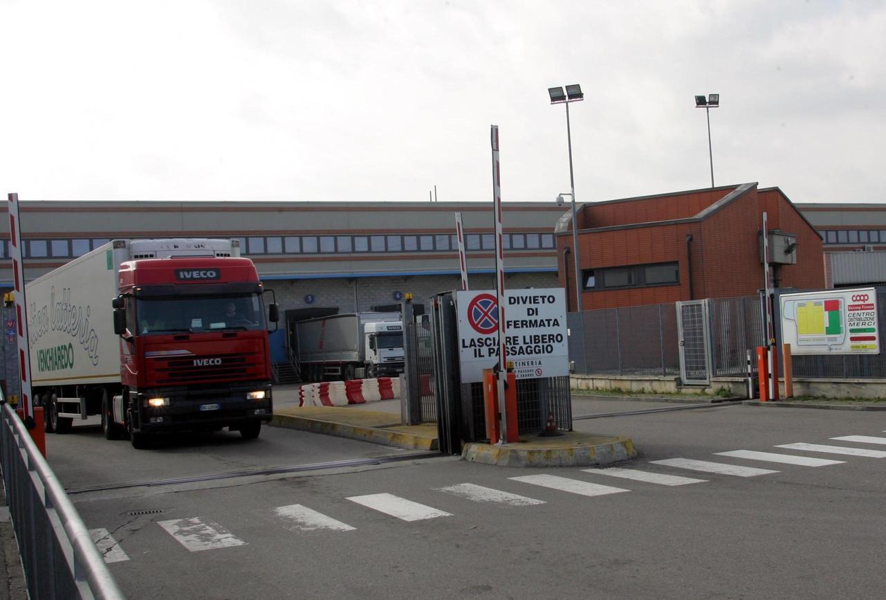 Nella sede in viale Europa rimarrà la logistica Nella sede in viale Europa rimarrà la logistica