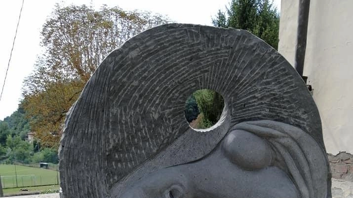Il Comune di Pescia celebra l'anniversario della liberazione del 1944 con una serie di iniziative per onorare i Caduti delle Stragi nazifasciste. Eventi e cerimonie in programma per ricordare le vittime e mantenere viva la memoria storica. Il Comune di Pescia celebra l'anniversario della liberazione del 1944 con una serie di iniziative per onorare i Caduti delle Stragi nazifasciste. Eventi e cerimonie in programma per ricordare le vittime e mantenere viva la memoria storica.