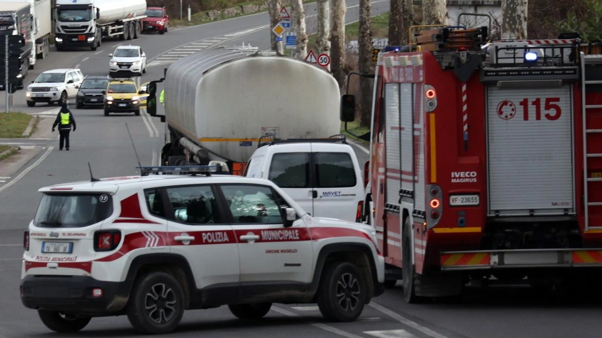 Fortunatamente è stata solo una giornata da incubo per il traffico mugellano, ma quanto accaduto ieri mattina a Cafaggiolo, sulla... Fortunatamente è stata solo una giornata da incubo per il traffico mugellano, ma quanto accaduto ieri mattina a Cafaggiolo, sulla...