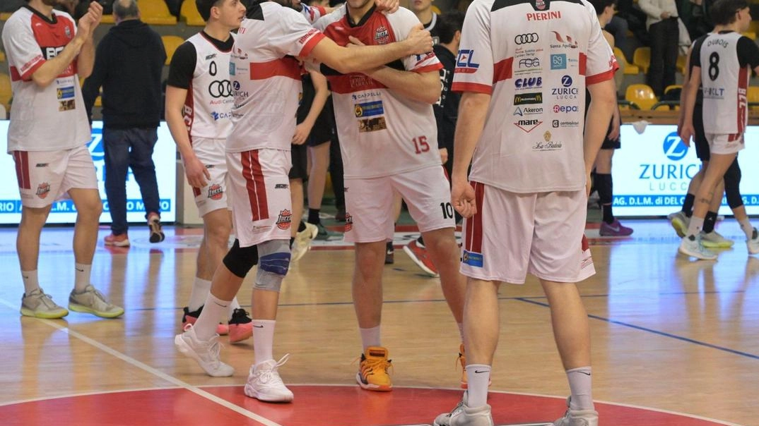 Basketball Club Lucca trionfa su Junior Casale Monferrato e punta al secondo posto