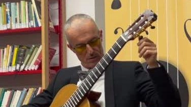 Fabio Montomoli è il fondatore del «Mantovani International Guitar Festival» che ha preso il via nel 2008 per onorare la memoria di Alvaro Mantovani Fabio Montomoli è il fondatore del «Mantovani International Guitar Festival» che ha preso il via nel 2008 per onorare la memoria di Alvaro Mantovani