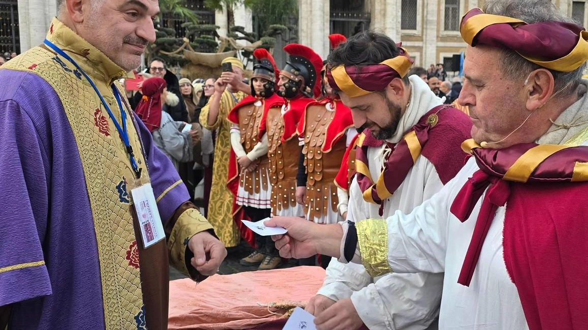 Il gruppo in rappresentanza del presepe di Equi nella città capitolina Il gruppo in rappresentanza del presepe di Equi nella città capitolina