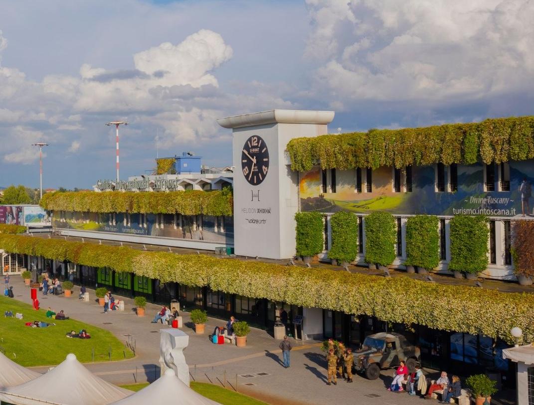Toscana Aeroporti rafforza l’impegno per la sostenibilità con 60 cestini intelligenti Toscana Aeroporti rafforza l’impegno per la sostenibilità con 60 cestini intelligenti