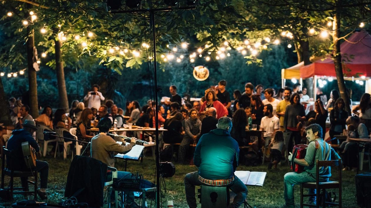 L’organizzazione dell’evento a Pontremoli è di Teatro nelle Foglie, compagnia di circo contemporaneo tra le più in vista nel panorama nazionale