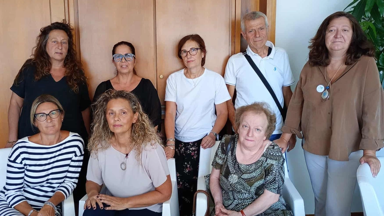 Alcune delle famiglie con disabili che stanno conducendo la battaglia sul trasporto sociale Alcune delle famiglie con disabili che stanno conducendo la battaglia sul trasporto sociale