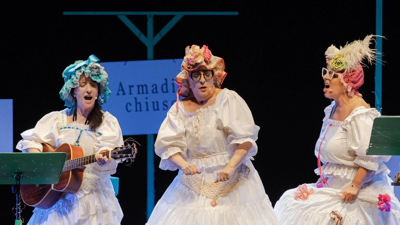Chiara Riondino, Anna Meacci e Daniela Morozzi in scena giovedì prossimo al Teatro Boccaccio di Certaldo con “Piccole donne crescono?” Chiara Riondino, Anna Meacci e Daniela Morozzi in scena giovedì prossimo al Teatro Boccaccio di Certaldo con “Piccole donne crescono?”