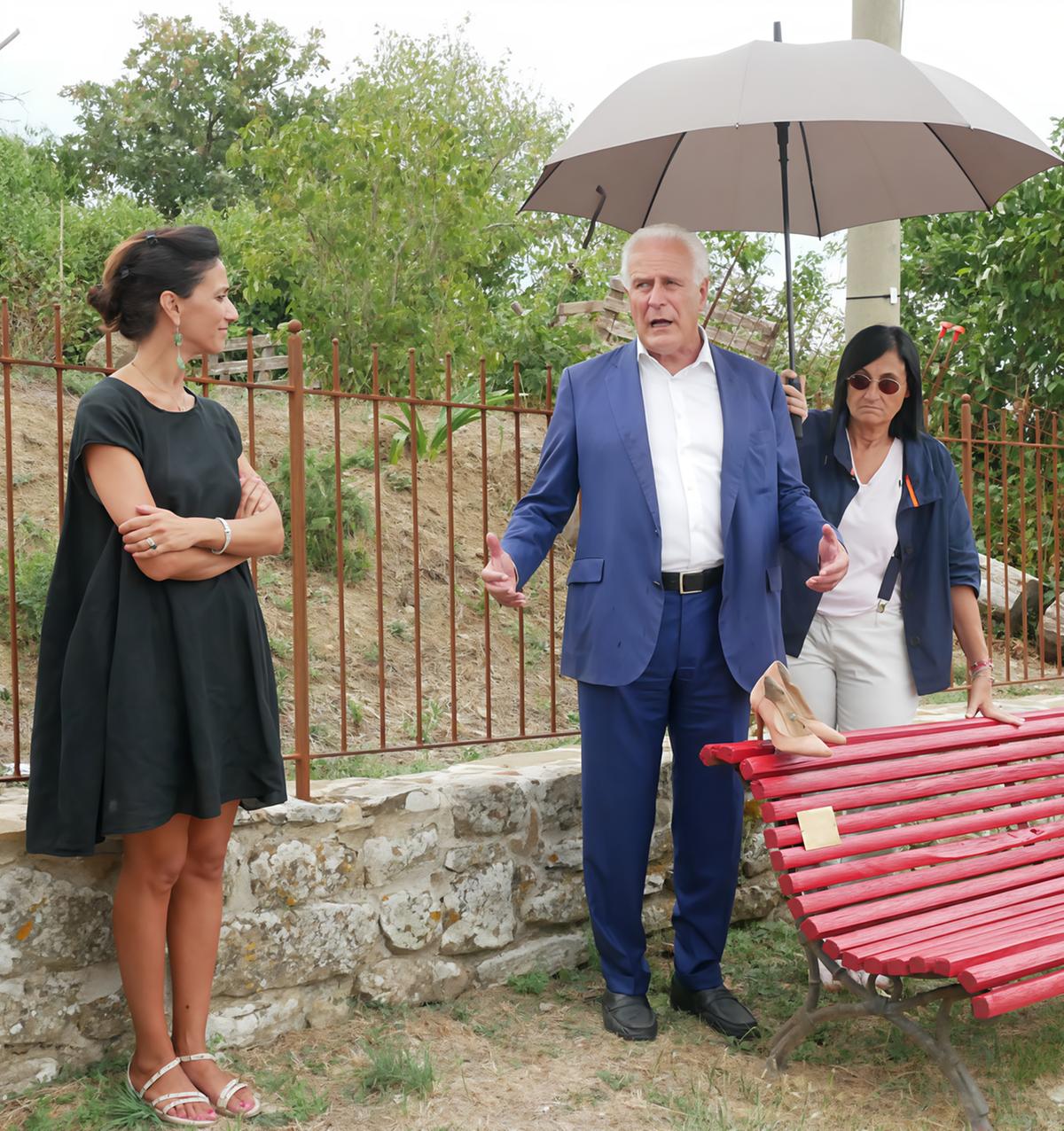 palazzuolo giani inaugura la panchina rossa