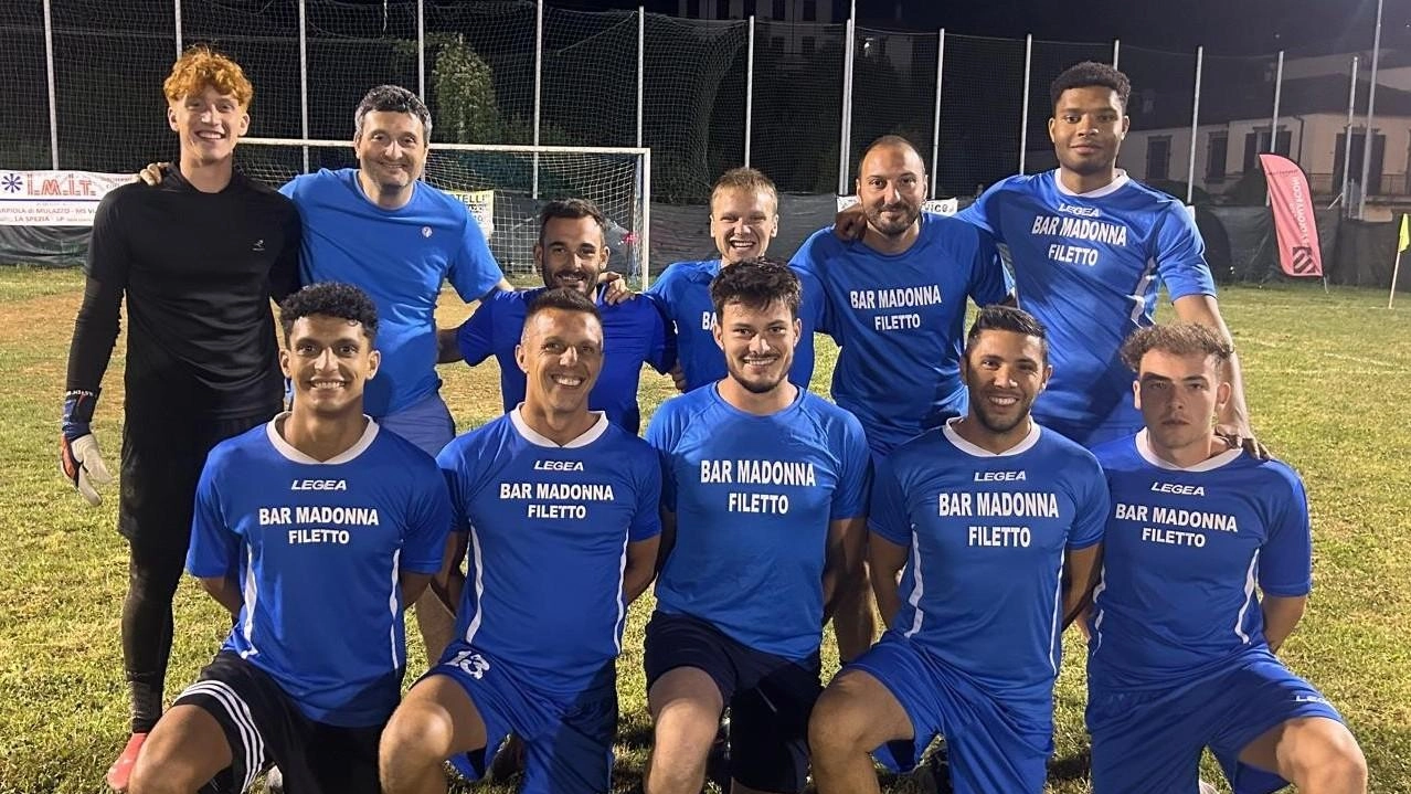 La squadra del Bar Madonna che si è imposta sul Lokomotiv Cantiere La squadra del Bar Madonna che si è imposta sul Lokomotiv Cantiere