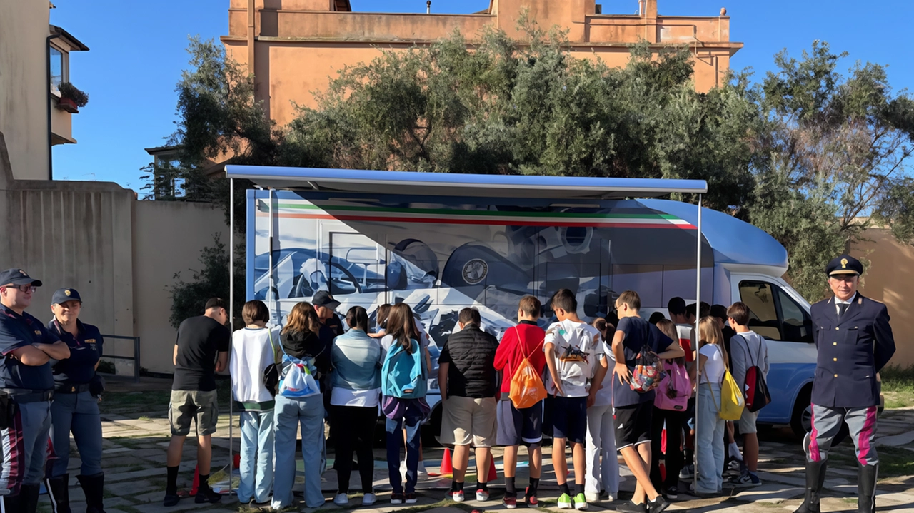 Due momenti della «Giornata della Legalità e della guida sicura» svolta a Orbetello Due momenti della «Giornata della Legalità e della guida sicura» svolta a Orbetello
