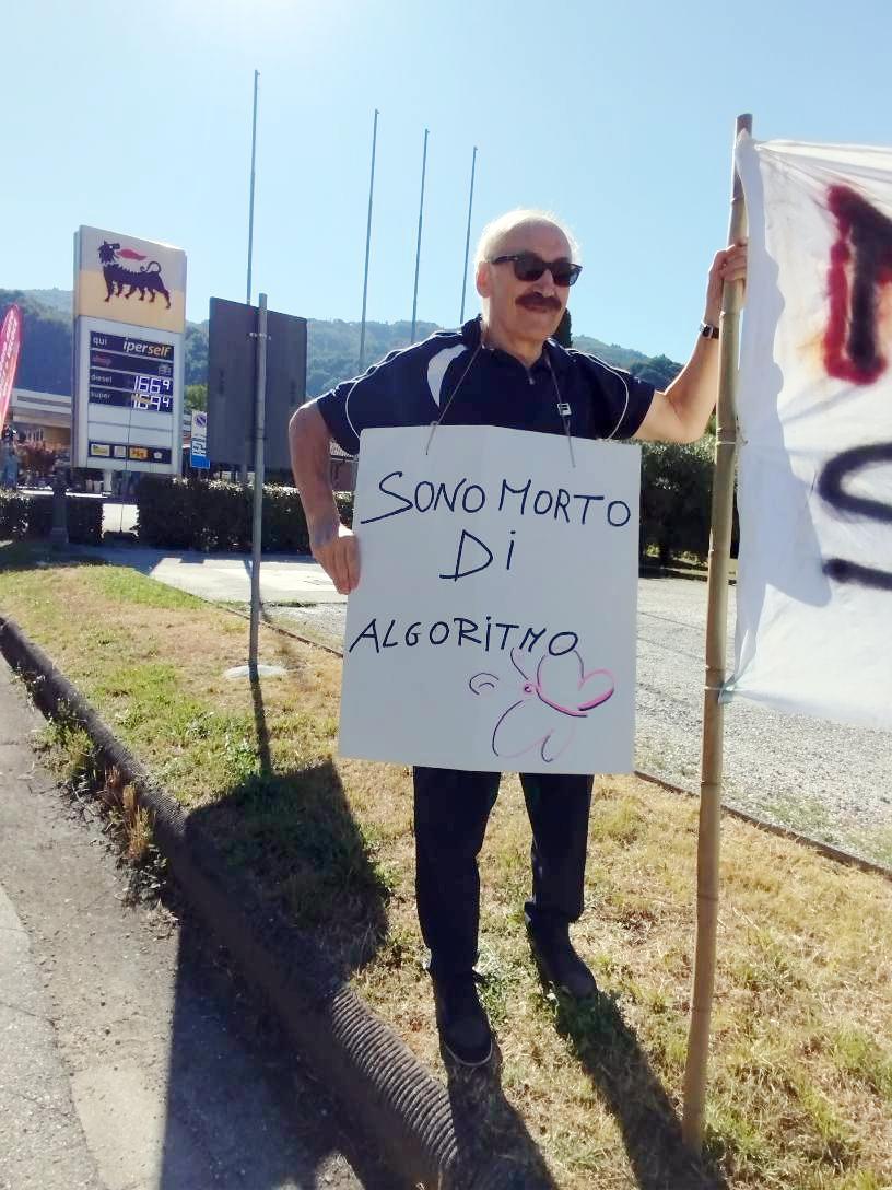 "Giù le mani dalla sanità". Comitati in strada a Diecimo