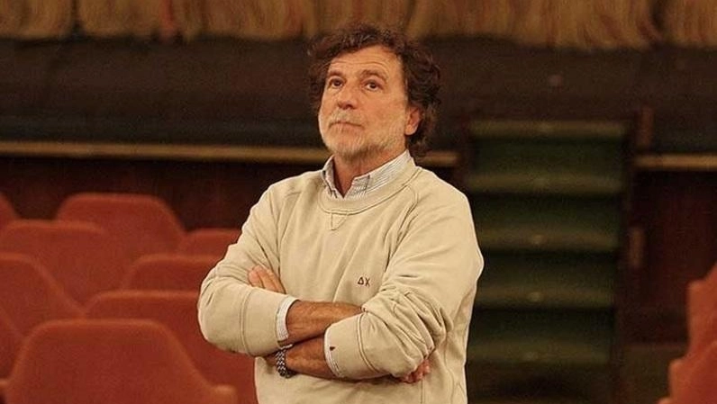Il regista ed ex assessore: "Non bastano occasioni di spettacolo, serve un pensiero politico profondo. Pecci e Met hanno perduto vitalità, rapporto col pubblico, immagine nazionale. Bene Politeama e Camerata" . Il regista ed ex assessore: "Non bastano occasioni di spettacolo, serve un pensiero politico profondo. Pecci e Met hanno perduto vitalità, rapporto col pubblico, immagine nazionale. Bene Politeama e Camerata" .