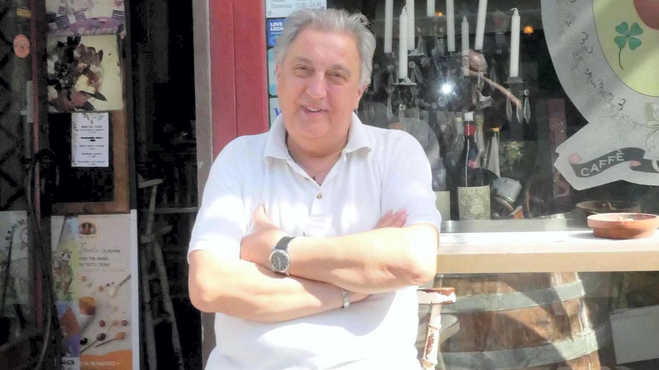 Dopo quasi 25 anni Loredano Ciambelli lascia il fondo in via Garibaldi. Tre giovani scommettono sulla Libreria La Vela che riaprirà a settembre.