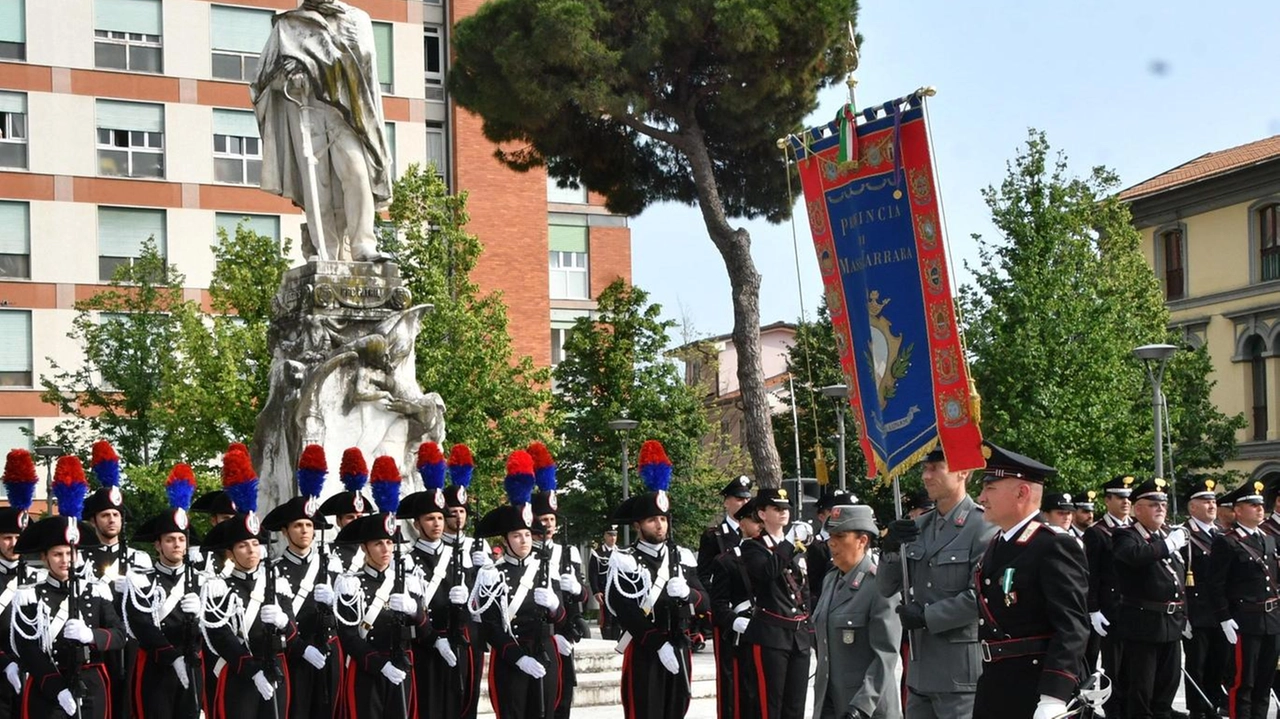 Festa in piazza Garibaldi per il 211° compleanno alla presenza delle massime autorità. In provincia ci sono stati nell’ultimo anno 2497 furti, 34 rapine e 681 frodi informatiche. Festa in piazza Garibaldi per il 211° compleanno alla presenza delle massime autorità. In provincia ci sono stati nell’ultimo anno 2497 furti, 34 rapine e 681 frodi informatiche.