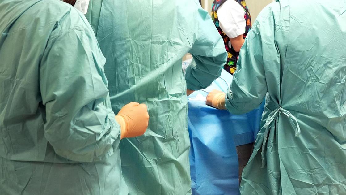 muore a 48 anni senza un perché piccola operazione agli occhi crolla subito dopo l anestesia