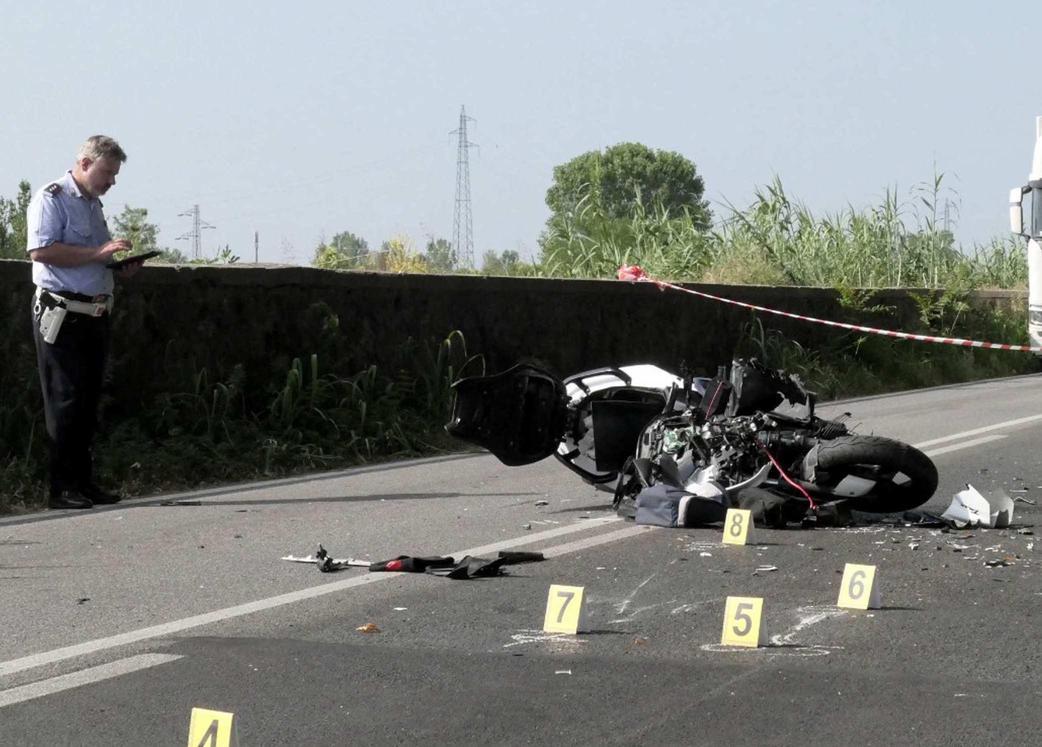 Un sogno spezzato. Marco muore a 32 anni in uno scontro fatale. Aspettava il primo figlio Un sogno spezzato. Marco muore a 32 anni in uno scontro fatale. Aspettava il primo figlio