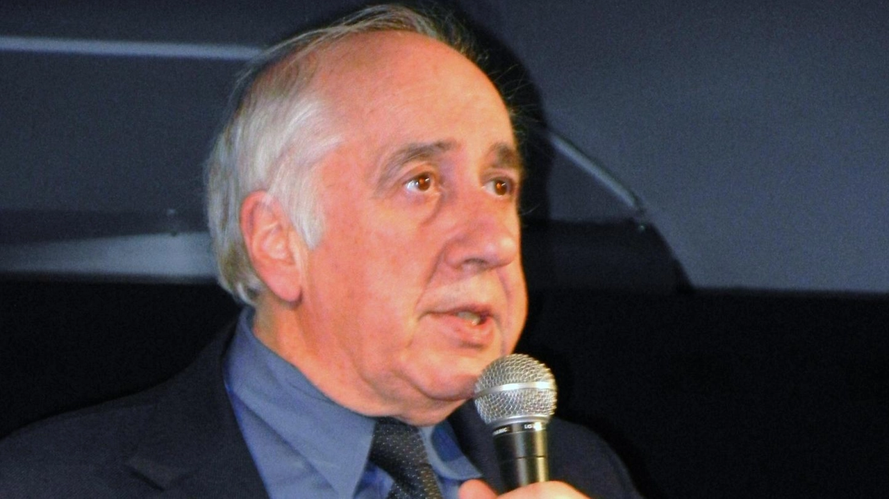 Il ricononoscimento per la sezione ’Critica letteraria’. Cerimonia a Genova Il ricononoscimento per la sezione ’Critica letteraria’. Cerimonia a Genova