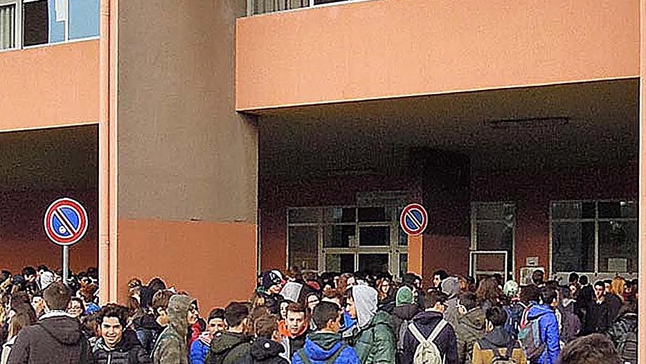 Studenti a scuola Studenti a scuola
