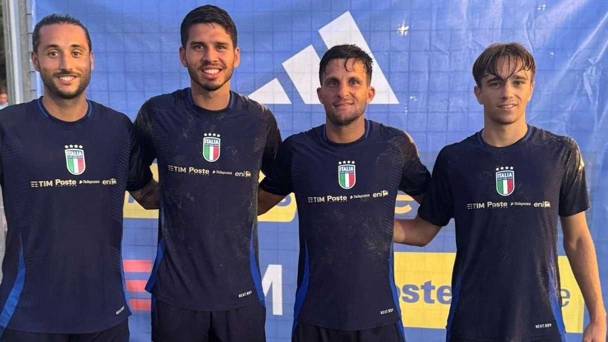 Quattro giocatori della Farmaè Viareggio Beach Soccer sono stati convocati dal commissario tecnico della Nazionale italiana di beach soccer Emiliano... Quattro giocatori della Farmaè Viareggio Beach Soccer sono stati convocati dal commissario tecnico della Nazionale italiana di beach soccer Emiliano...