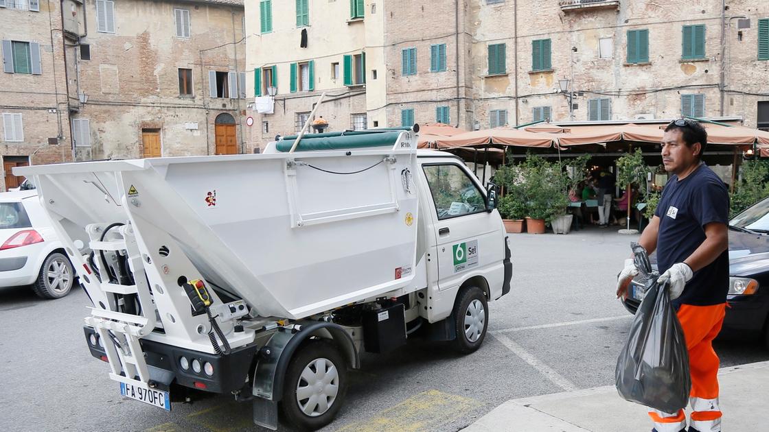 Raccolta rifiuti, interrogatorio del Pd e chiarimenti del consigliere Bandini a Sansepolcro