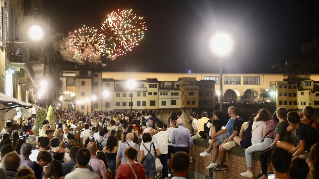 Firenze, i fochi (foto Gianluca Moggi/New PressPhoto) Firenze, i fochi (foto Gianluca Moggi/New PressPhoto)